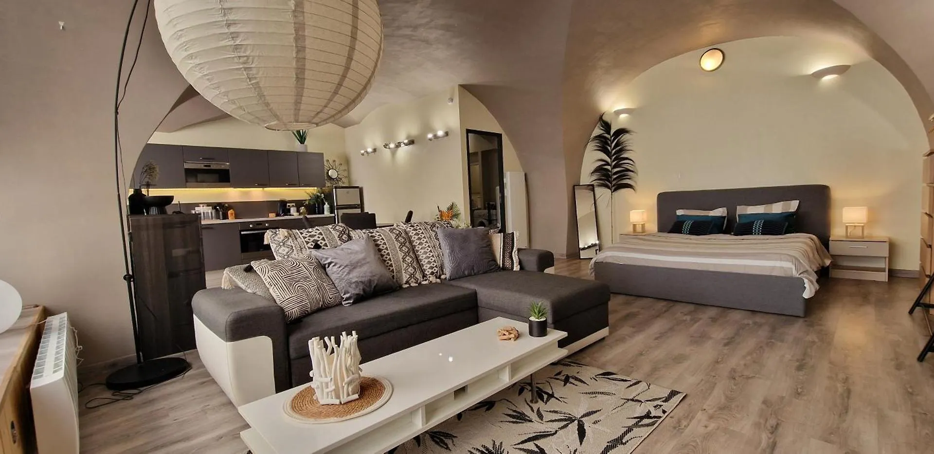Le Studio Du Parc Cruas 0*,  France