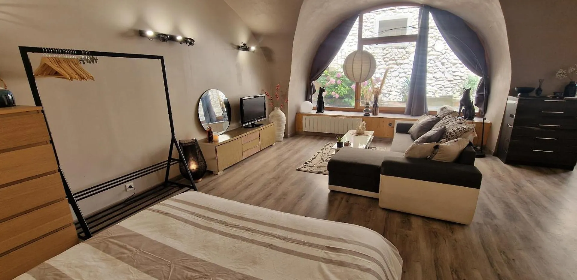 Le Studio Du Parc Cruas Apartment